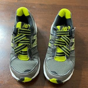 Boys new balance size 2 1/2 shoes